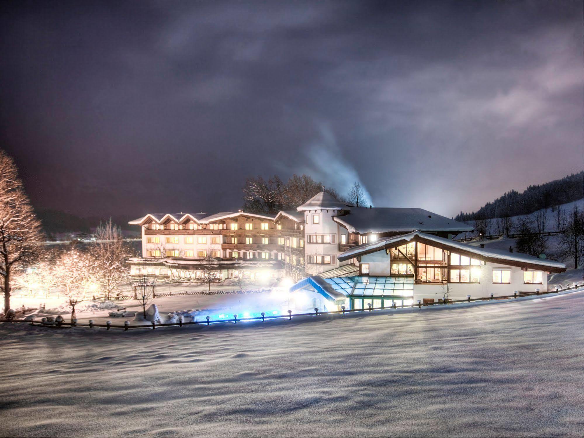 Erlebnishotel Kitzbuehler Horn Oberndorf en Tyrol Extérieur photo